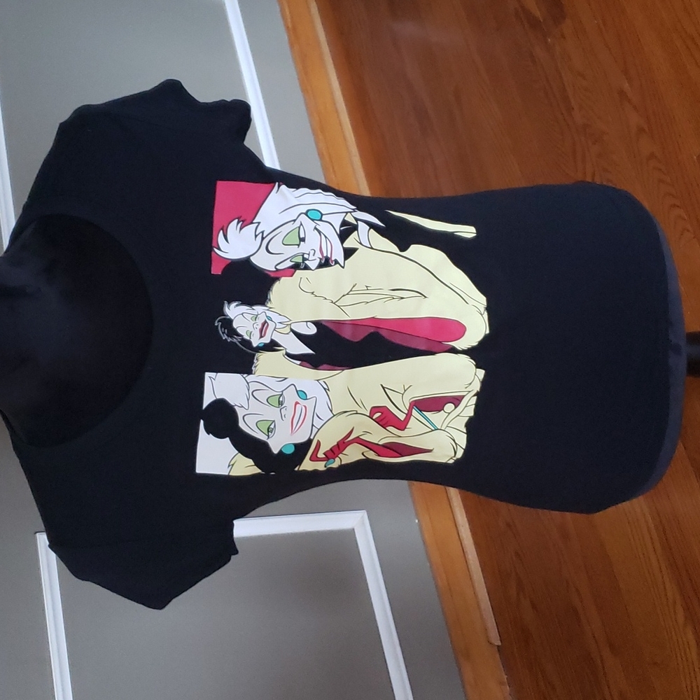 DISNEY Villains Cruella T Shirt